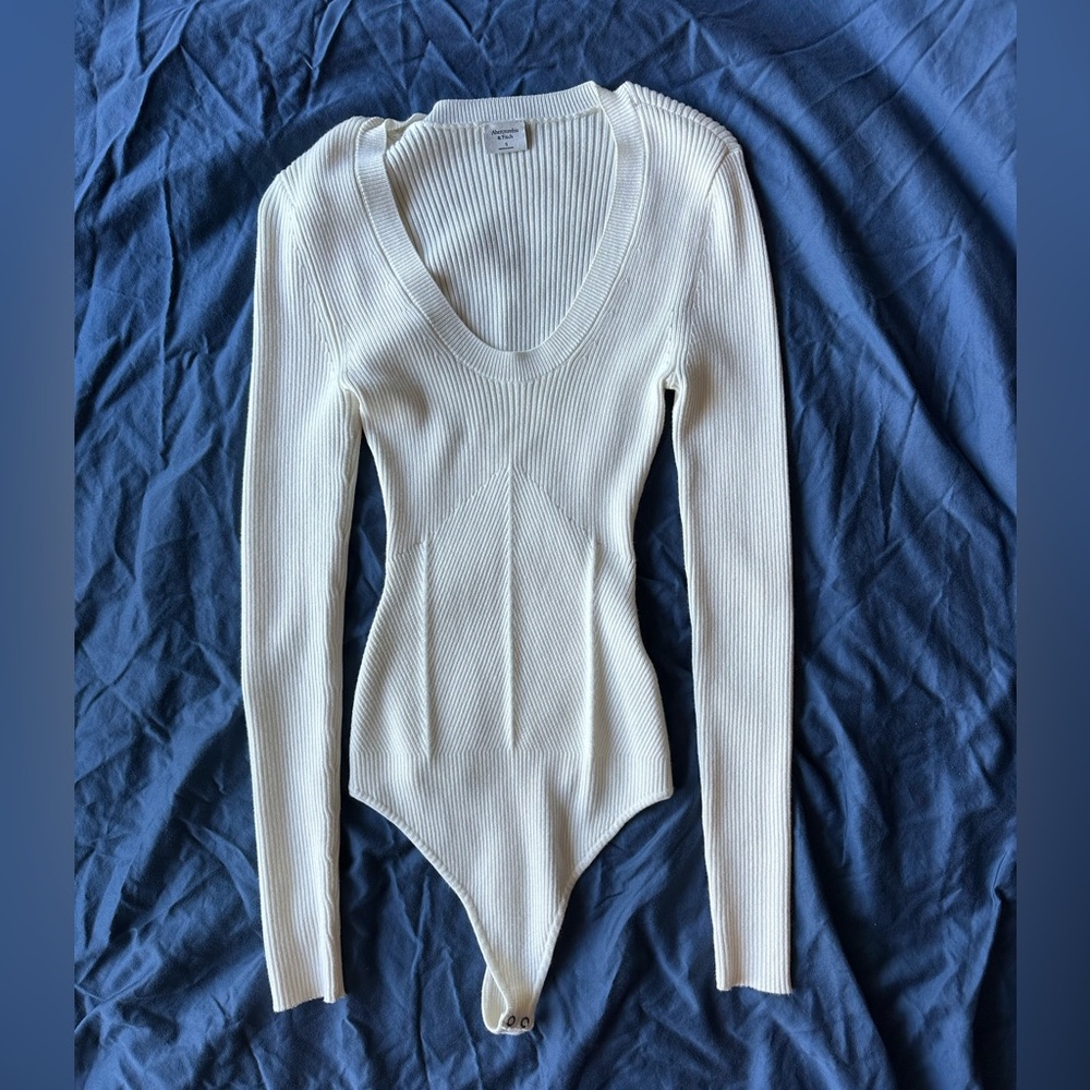 Abercrombie & Fitch Ivory Knit Ribbed Long Sleeve Bodysuit